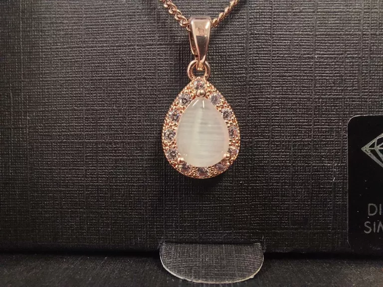LOVISA KOMPLET BIŻUTERII DIAMOND SIMULANTS KOLOR PERŁOWY