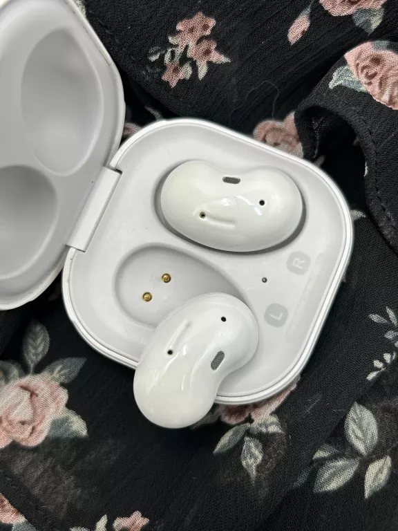 SŁUCHAWKI BEZPRZEWODOWE DOKANAŁOWE SAMSUNG BUDS LIVE BIAŁE