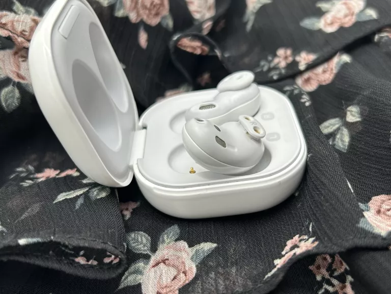 SŁUCHAWKI BEZPRZEWODOWE DOKANAŁOWE SAMSUNG BUDS LIVE BIAŁE