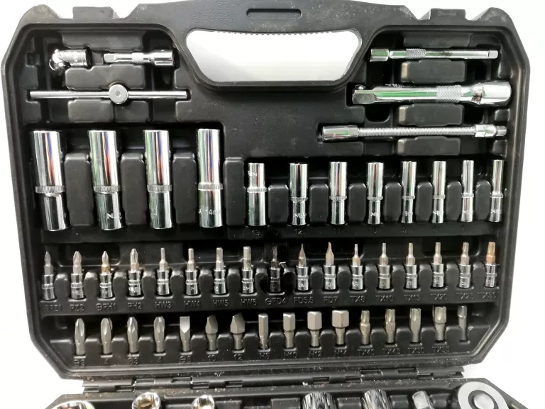 NEO TOOLS 94 EL KLUCZE NASADOWE 08-665 WALIZKA