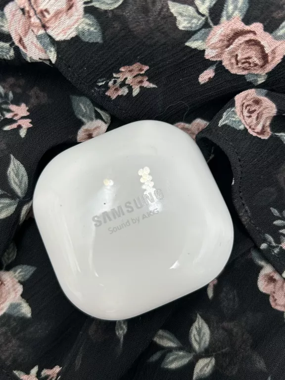 SŁUCHAWKI BEZPRZEWODOWE DOKANAŁOWE SAMSUNG BUDS LIVE BIAŁE