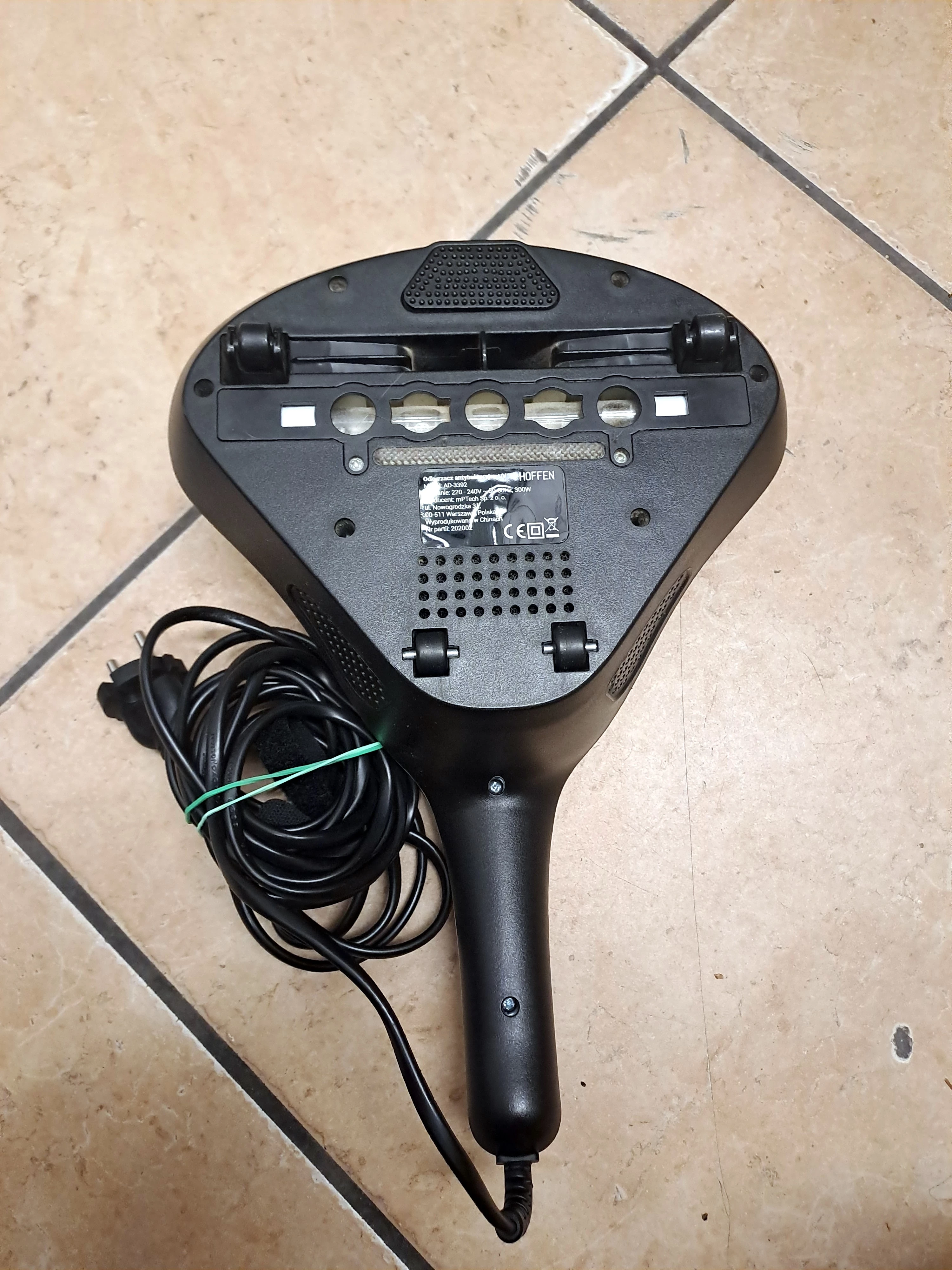 odkurzacz-antybakteryjny-uv-c-hoffen-ad-3392-kolor-dominujacy-129357-2