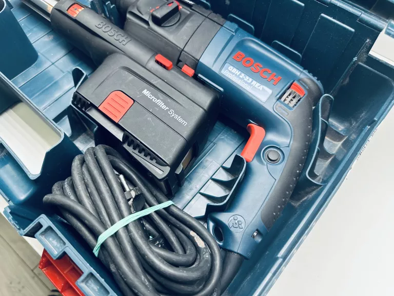 MŁOTOWIERTARKA BOSCH GBH 2-23 REA/WALIZKA