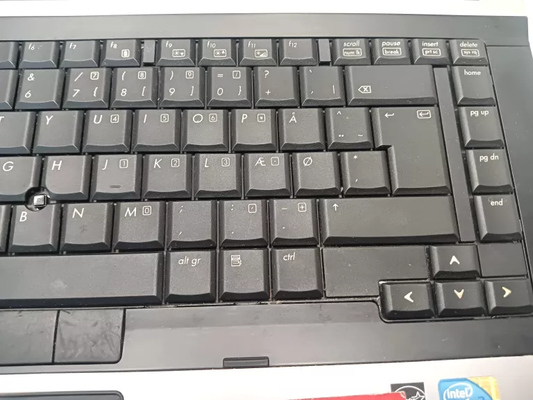 LAPTOP HP ELITEBOOK 8530P + ŁAD ( NAKLJEKI)