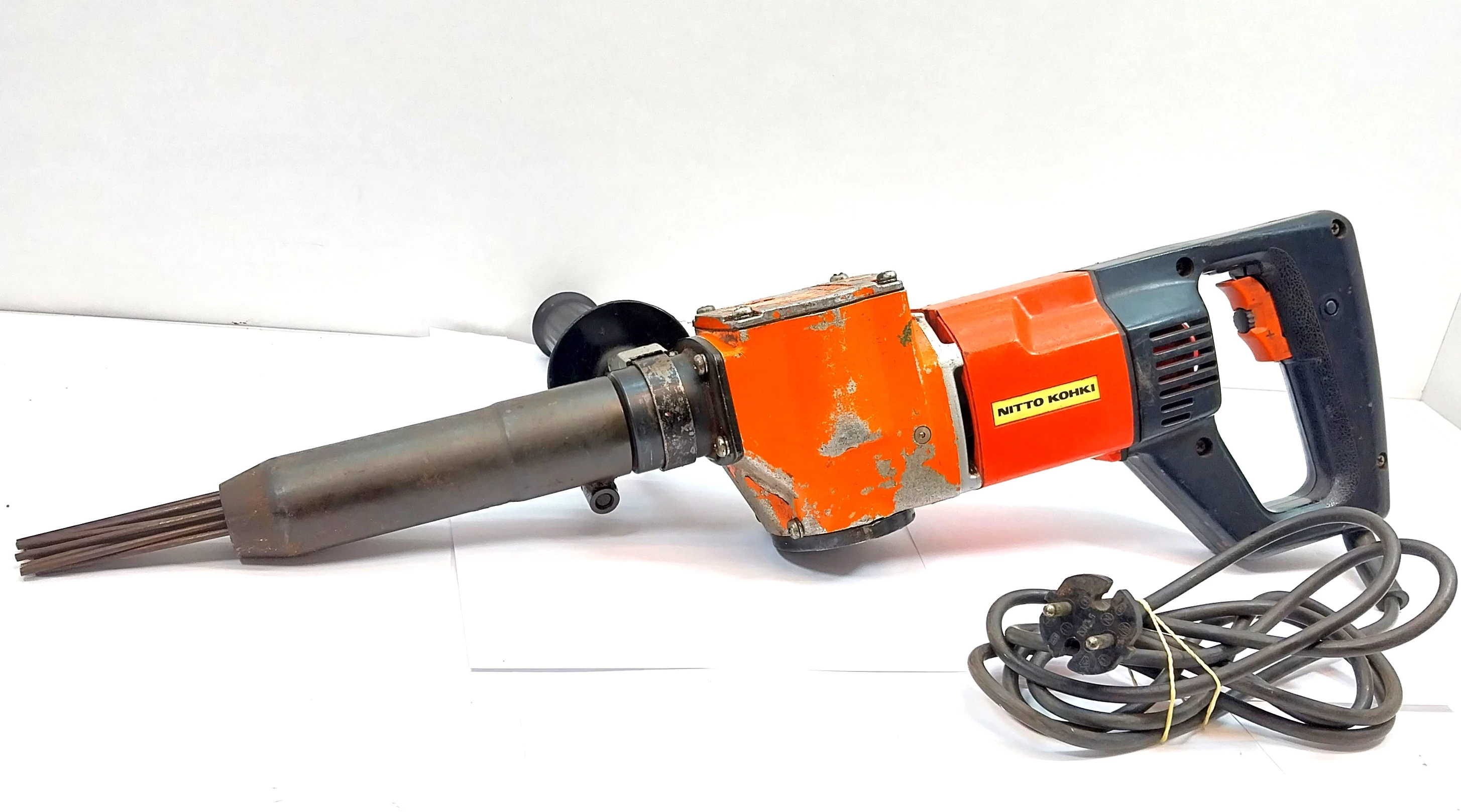 elektryczny-mlotek-iglowy-ejc-32a-uszkodzony-traugutta-88u1-szczecin