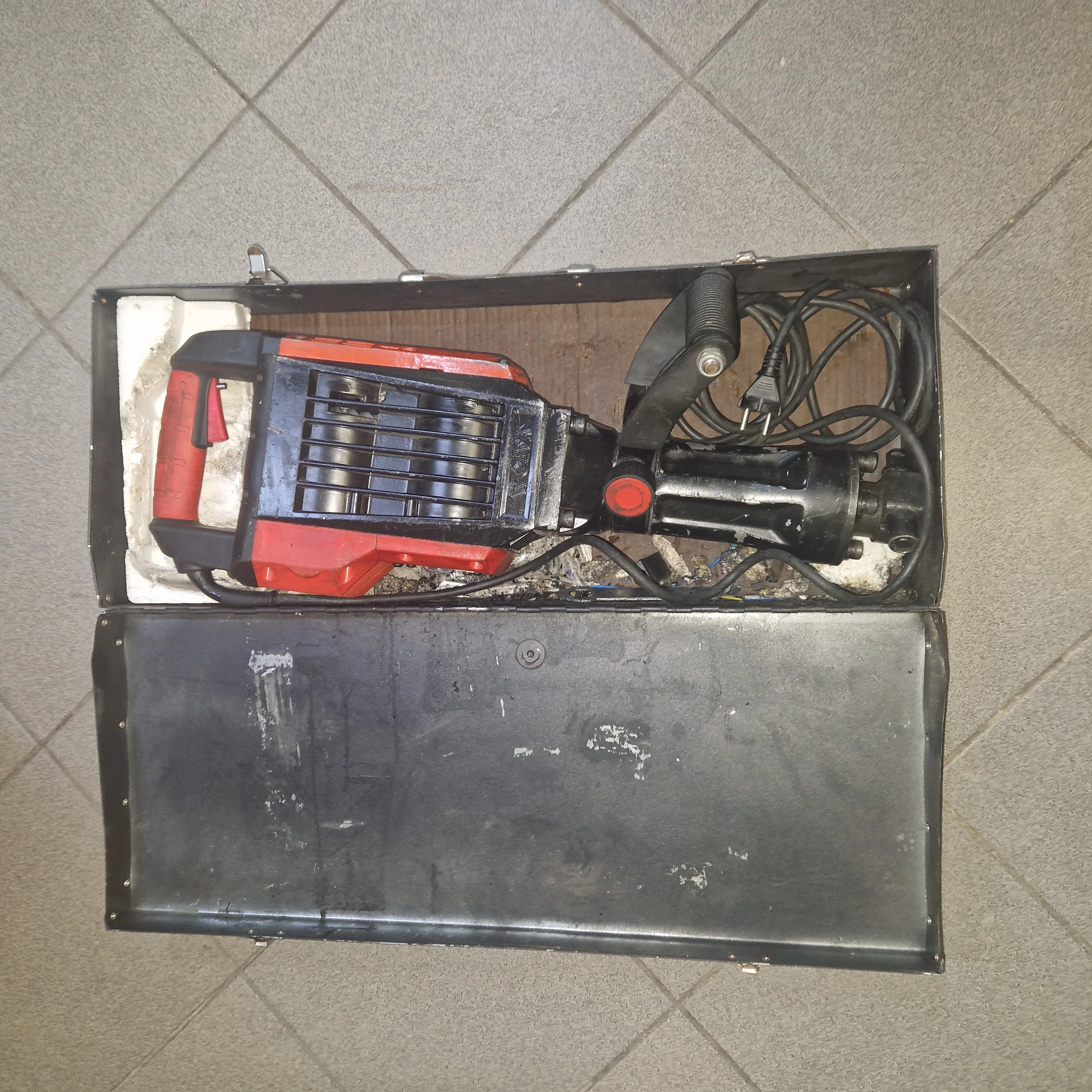 mlot-wyburzeniowy-yato-yt-82001-walizka-uszkodzony-na-czesci-rodzaj-uchwytu-hex-30