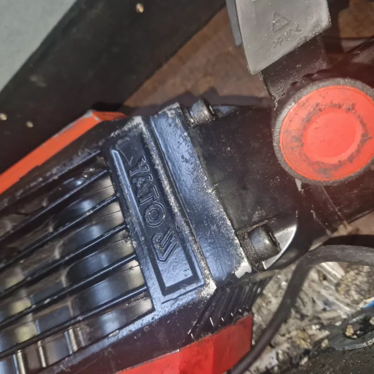 mlot-wyburzeniowy-yato-yt-82001-walizka-uszkodzony-na-czesci-kod-producenta-yt-82001