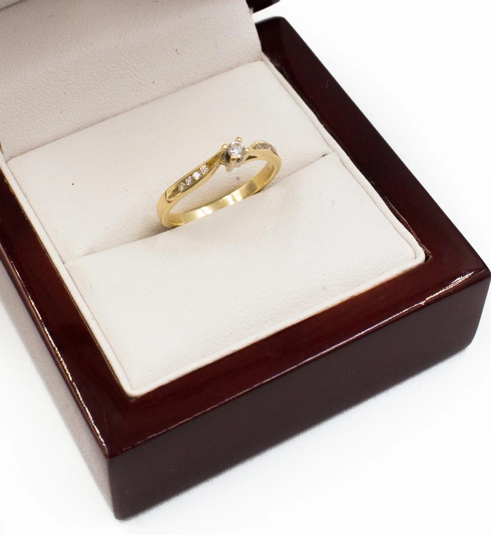 sliczny-zloty-pierscionek-z-kamieniami-r12-14k-2g-rozmiarsrednica-wew-mm-372-17