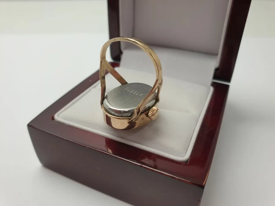 zegarek-w-pierscionku-czajka-pozlacany-kolor-tarczy-zloty