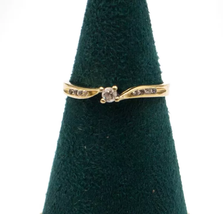 sliczny-zloty-pierscionek-z-kamieniami-r12-14k-2g-kolor-dominujacy-205826-225106