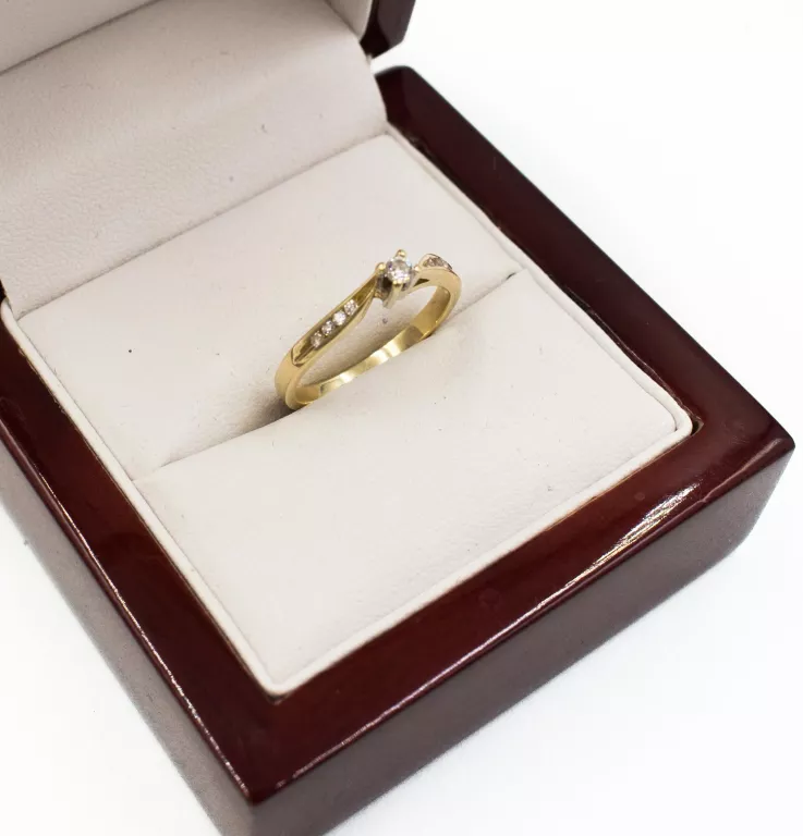 sliczny-zloty-pierscionek-z-kamieniami-r12-14k-2g-rodzaj-2205-2