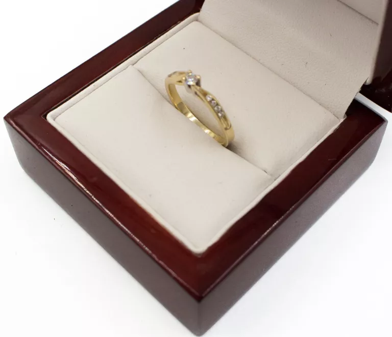 sliczny-zloty-pierscionek-z-kamieniami-r12-14k-2g-material-15835-2