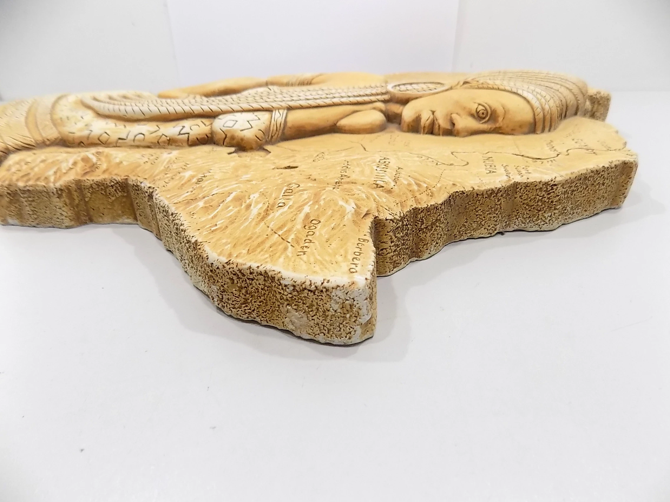 figurka-kleopatry-na-sciane-plaskorzezba-gipsowa-egipt-ozdoba-kod-producenta-figurka-kleopatry-na-sciane-plaskorzezba