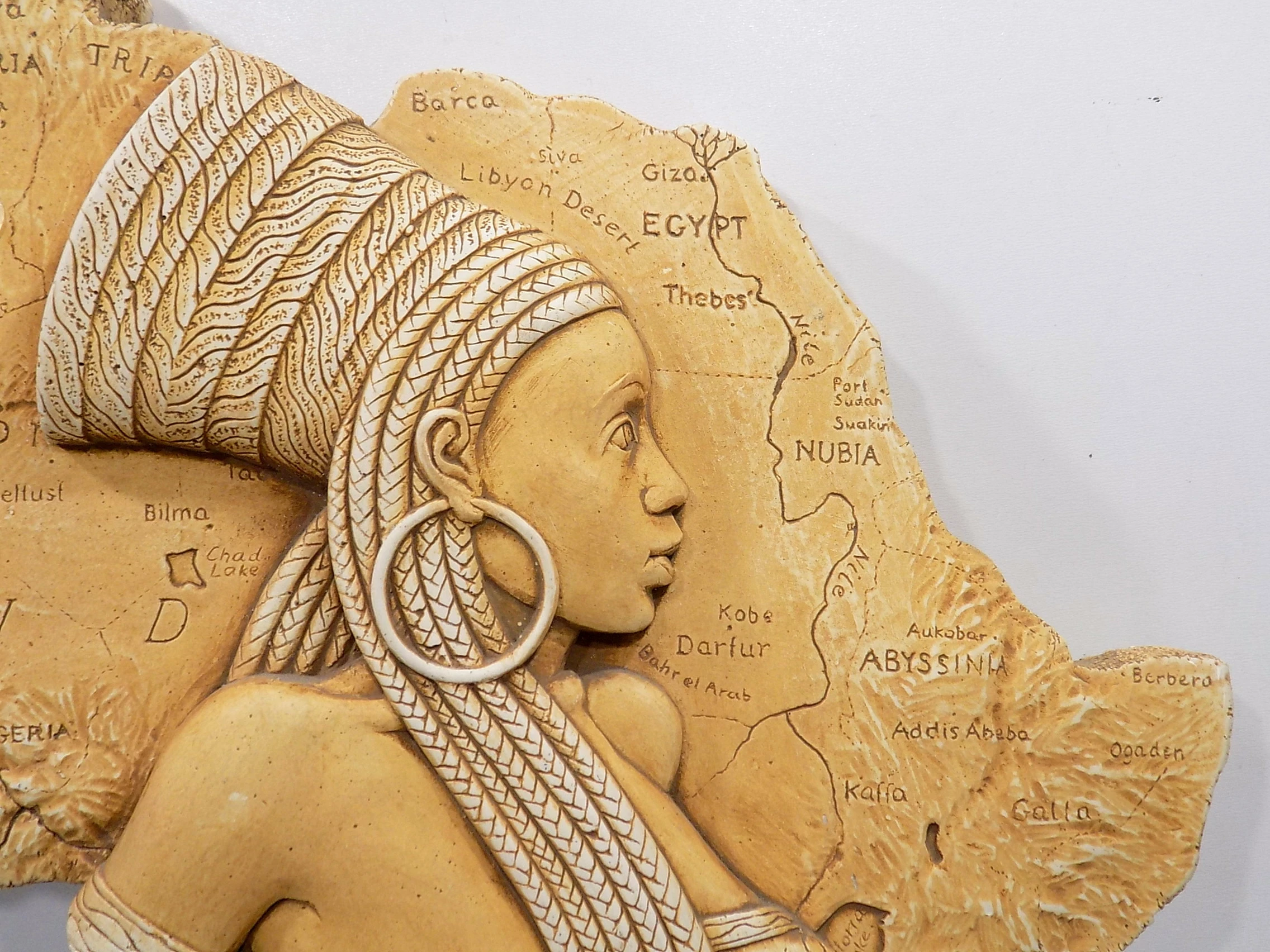 figurka-kleopatry-na-sciane-plaskorzezba-gipsowa-egipt-ozdoba-kod-producenta-figurka-kleopatry-na-sciane-plaskorzezba