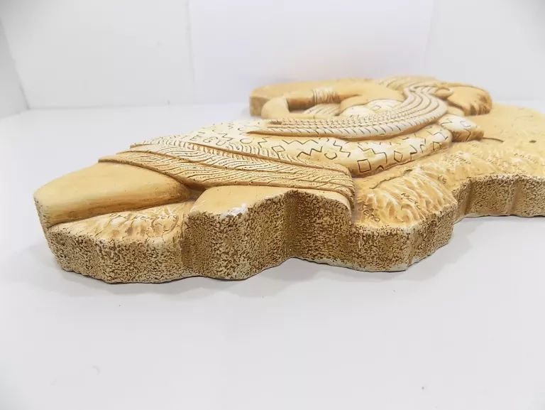 figurka-kleopatry-na-sciane-plaskorzezba-gipsowa-egipt-ozdoba-stan-uzywany