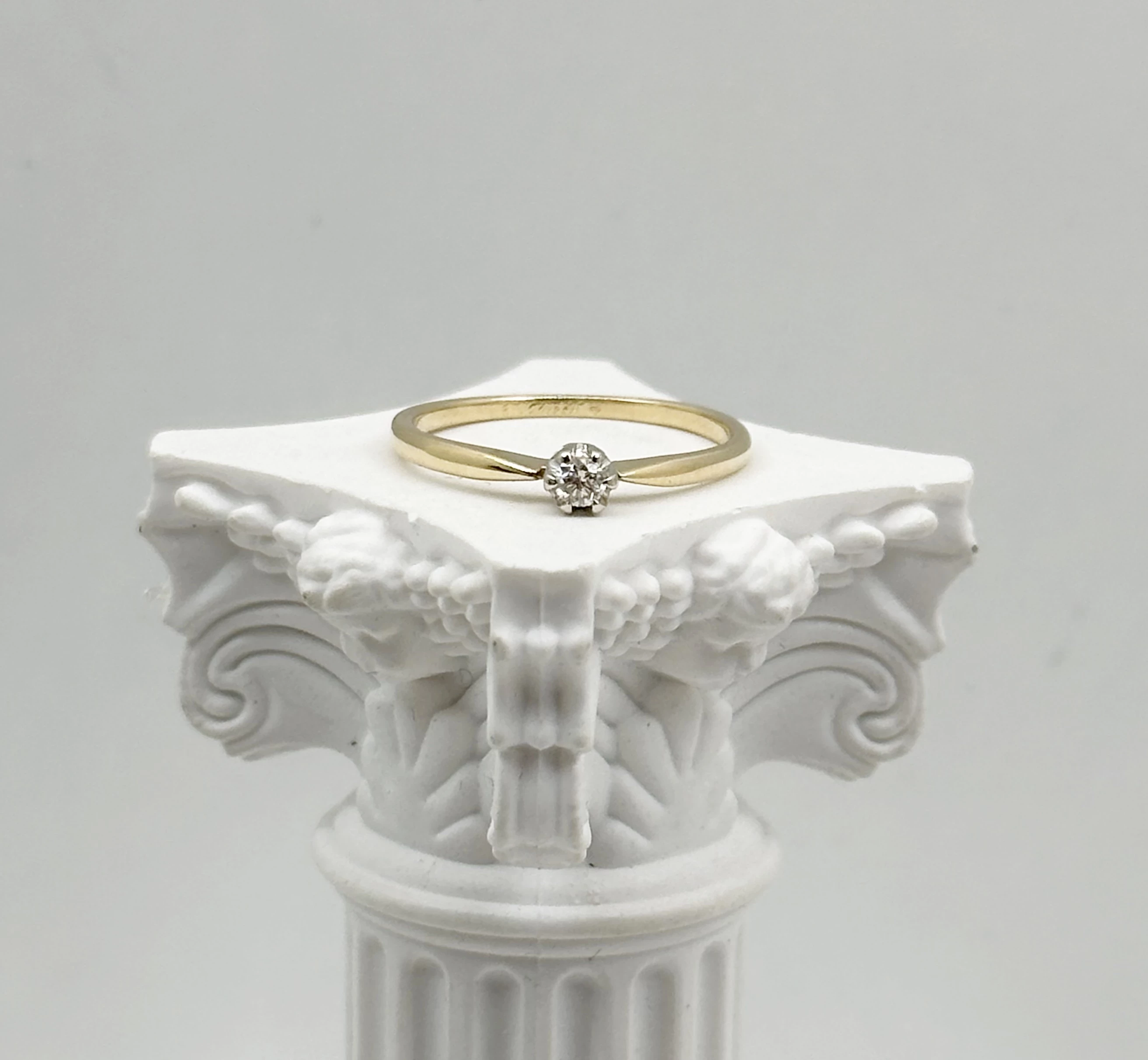 zloty-pierscionek-z-brylantem-r12-rodzaj-2205-16