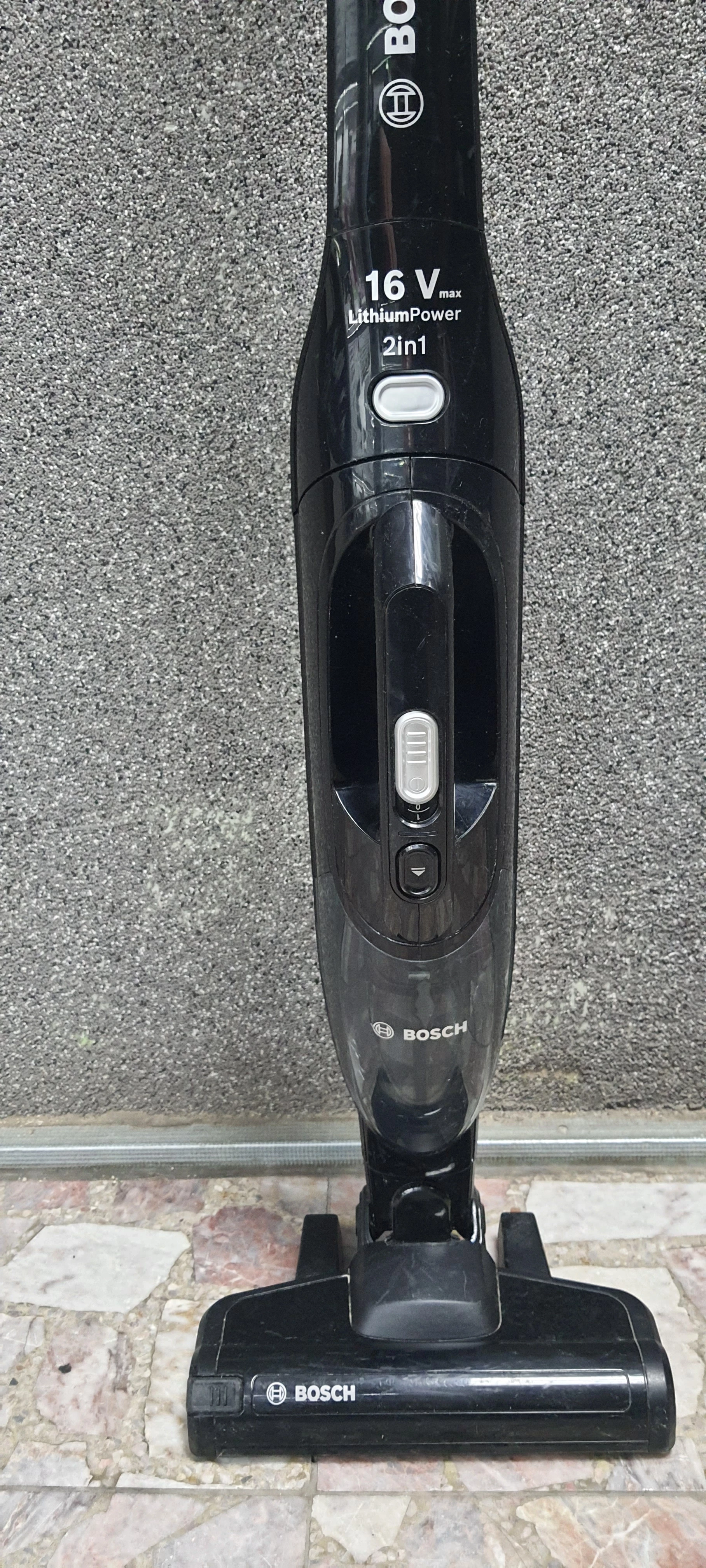 odkurzacz-pionowy-bosch-bchf216b-readyyy-serie-2-16v-stan-11323-2