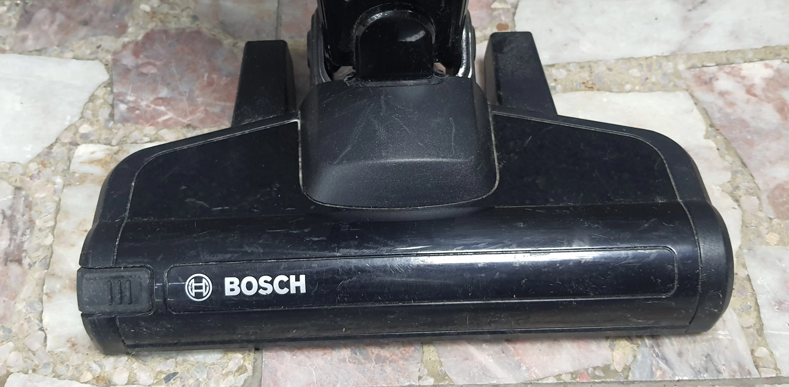 odkurzacz-pionowy-bosch-bchf216b-readyyy-serie-2-16v-ean-gtin-4242005183142