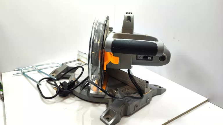 UKOŚNICA TITAN TTB795MSW 1400W