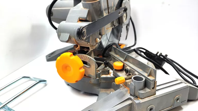 ukosnica-titan-ttb795msw-1400w-product-id-a70f42c0-4441-447a-868c-1acab75d54b9