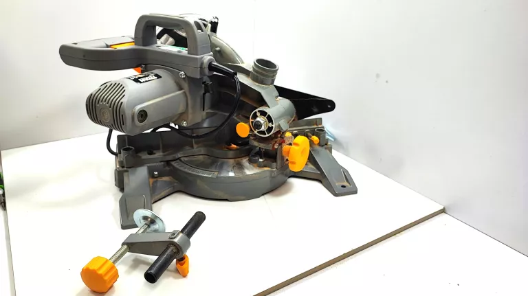 ukosnica-titan-ttb795msw-1400w-stan-uzywany