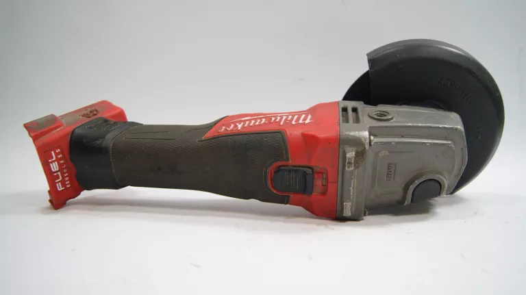 SZLIFIERKA KĄTOWA MILWAUKEE CAG125X