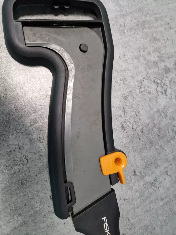 TASAK KARCZOWNIK FISKARS XA3 MACZETA