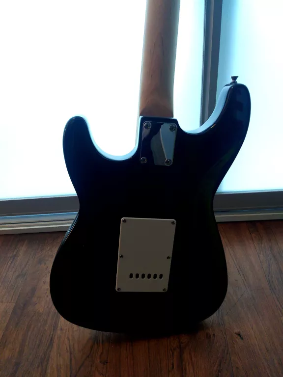 NN EG SET BK ZESTAW GITAROWY DO NAUKI GITARA ELEKTRYCZNA ZE WZMACNIACZEM