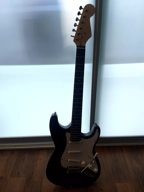 NN EG SET BK ZESTAW GITAROWY DO NAUKI GITARA ELEKTRYCZNA ZE WZMACNIACZEM