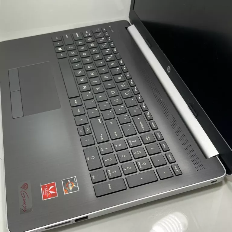 LAPTOP HP 15-DB1069NW 15,6" AMD RYZEN 7 16 GB / 512 GB