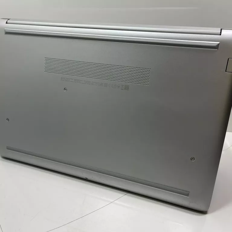 LAPTOP HP 15-DB1069NW 15,6" AMD RYZEN 7 16 GB / 512 GB