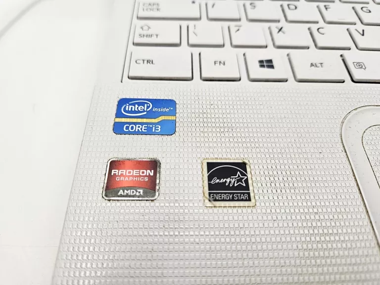 LAPTOP TOSHIBA SATELLITE C855-1U3