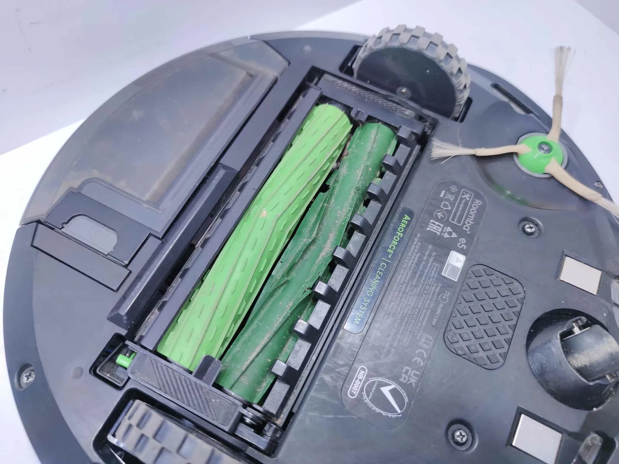 robot-sprzatajacy-irobot-roomba-e5-promocja-czas-pracy-bezprzewodowej-90