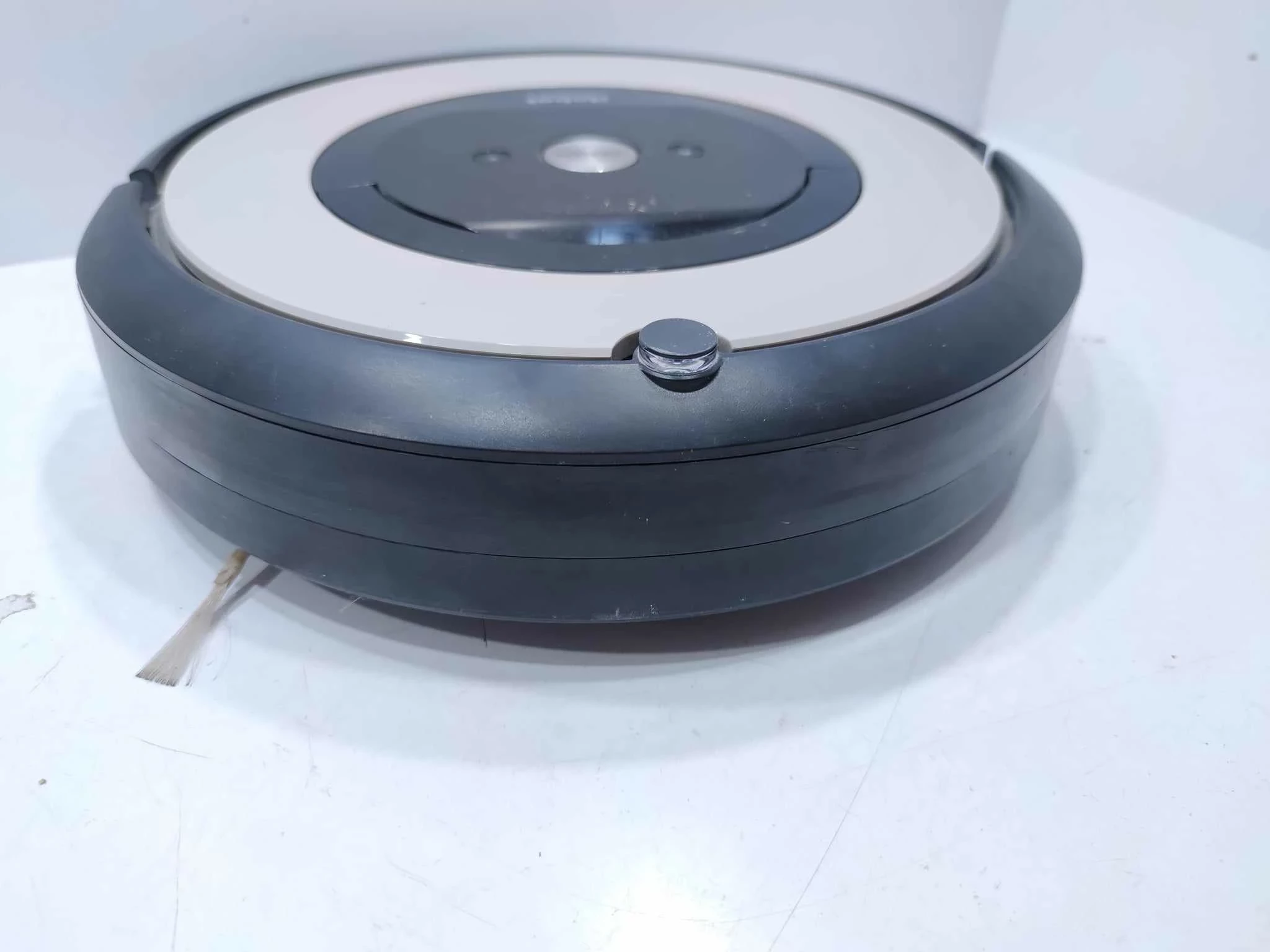robot-sprzatajacy-irobot-roomba-e5-promocja-marka-248811-1955647