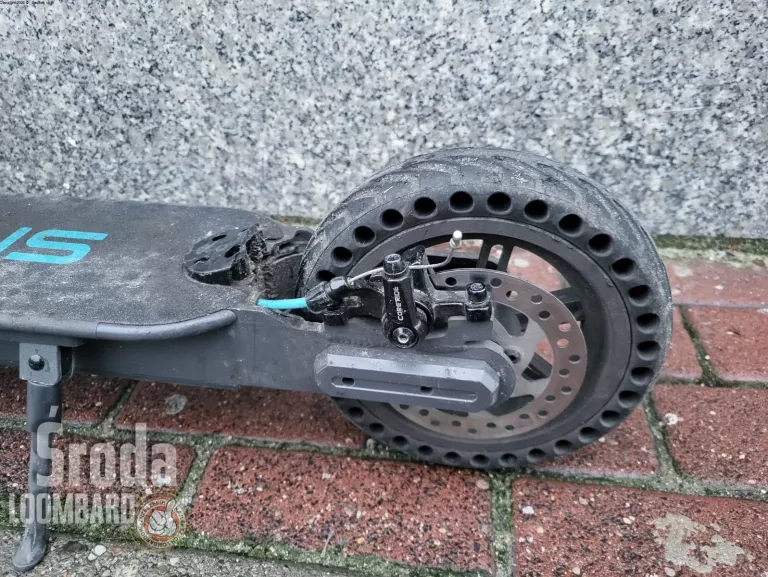 HULAJNOGA ELEKTRYCZNA MOTUS SCOOTY 8.5