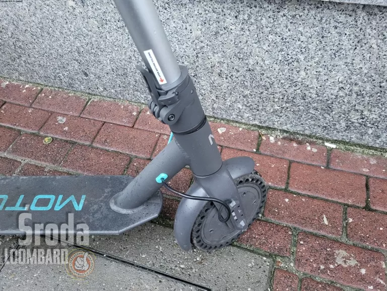 HULAJNOGA ELEKTRYCZNA MOTUS SCOOTY 8.5