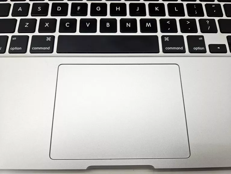 laptop-apple-macbook-pro-a1502-przekatna-ekranu-13