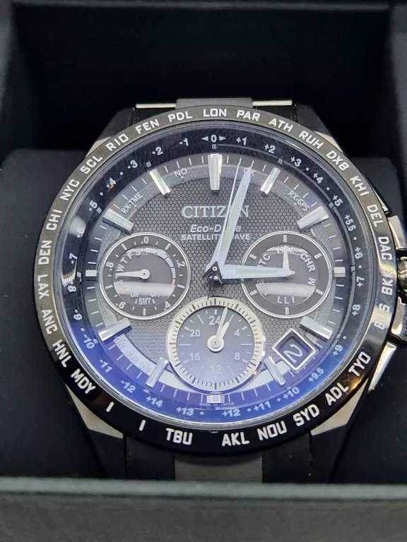 ZEGAREK MĘSKI CITIZEN ECO-DRIVE SATELLITE WAVE CC9015-54E