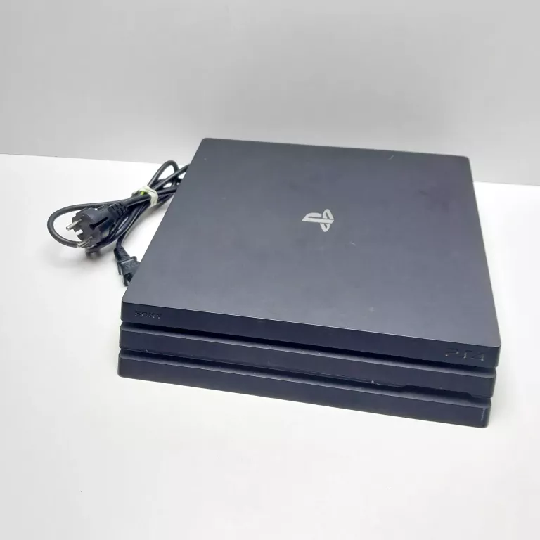 KONSOLA PS4 PRO 1 TB - BEZ PADA