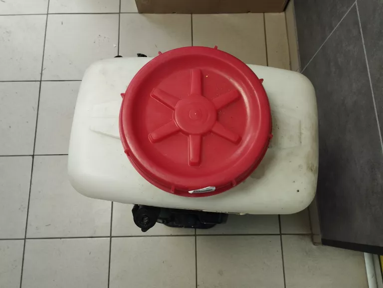 OPRYSKIWACZ SPALINOWY GARDETECH 11820 20L