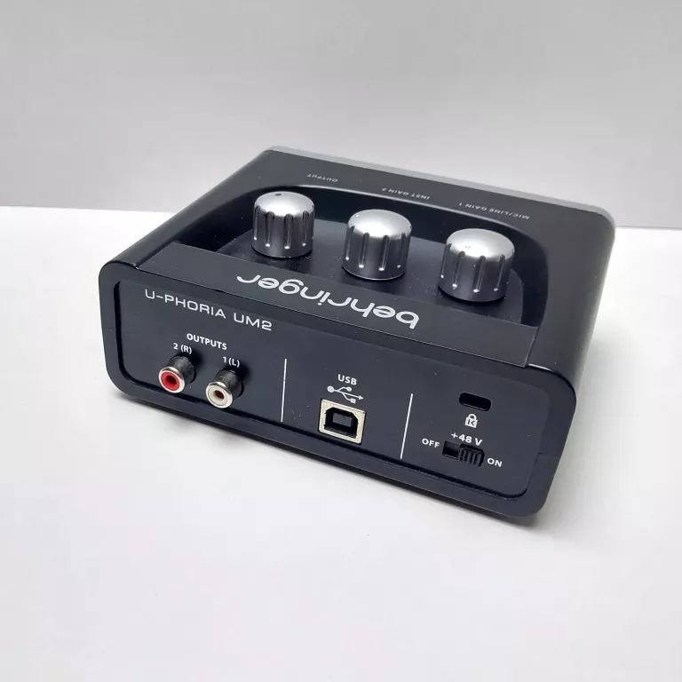 INTERFEJS AUDIO BEHRINGER U-PHORIA UM2