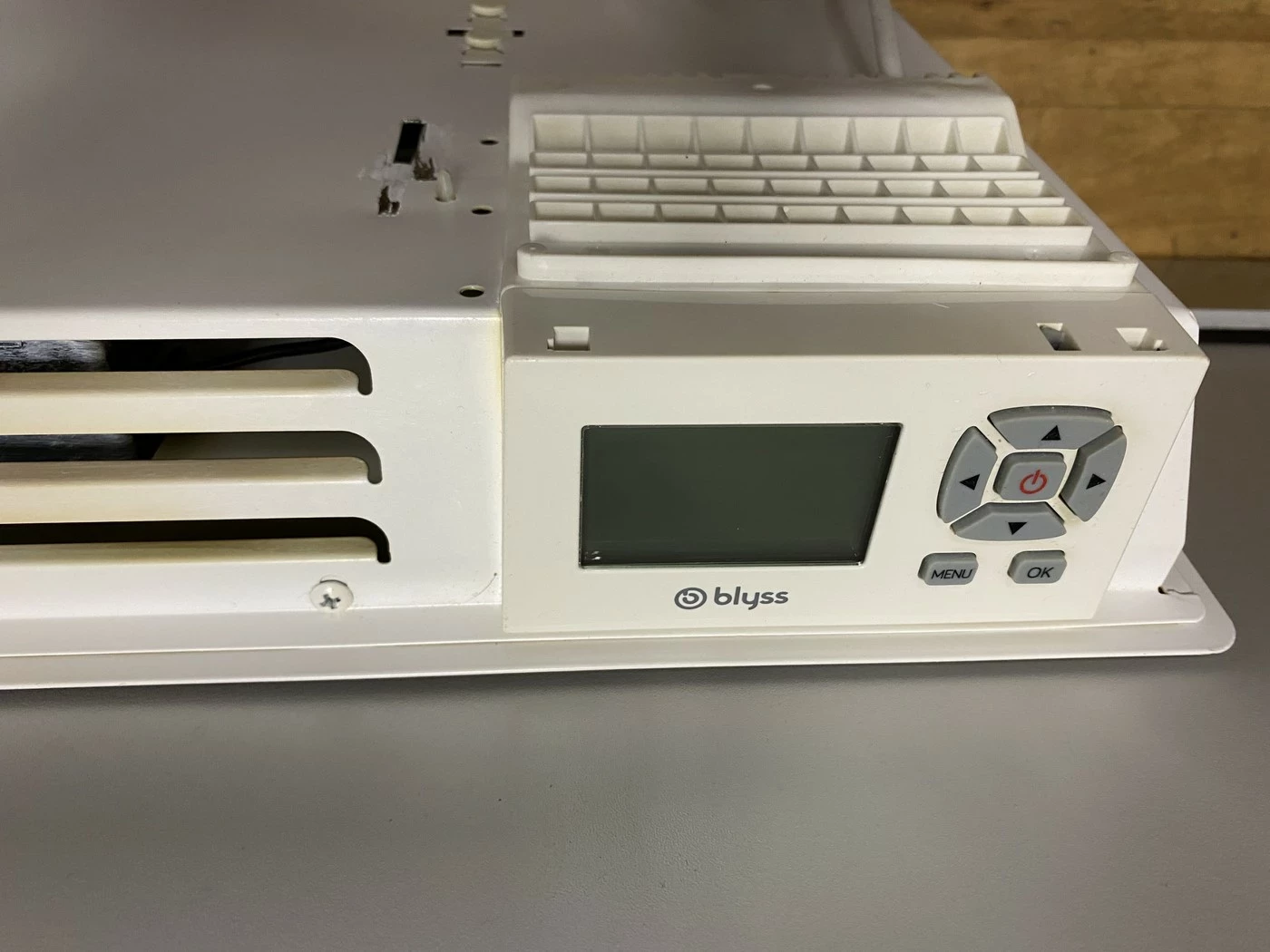 grzejnik-konwektorowy-blyss-1000-w-bialy-ne10ft-moc-grzewcza-1000