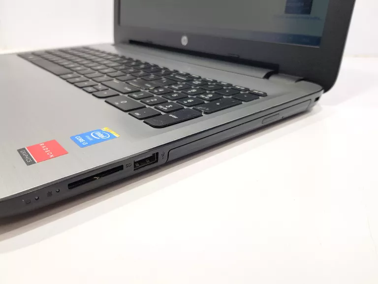 LAPTOP HP 250 G5 LEKKO ZWIESZA SIĘ TOUCHPAD