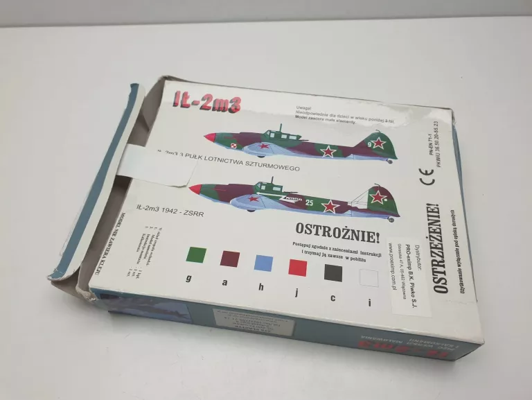 MODEL DO SKLEJANIA PLASTYK SAMOLOT IŁ-2M3 KOMPLET