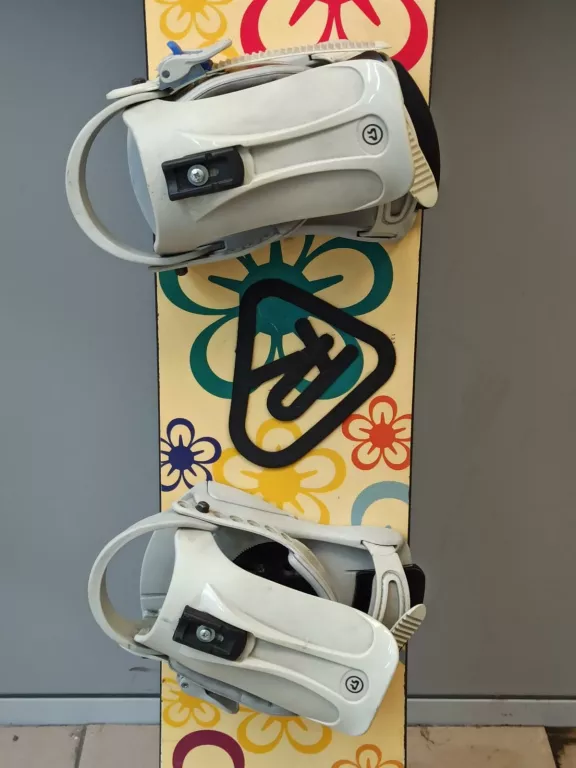 DESKA SNOWBOARDOWA 133 CM