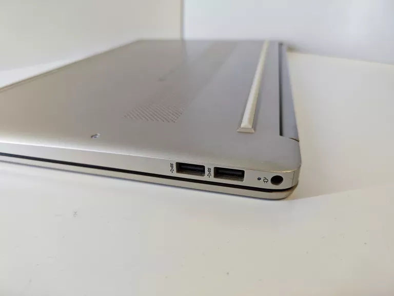 LAPTOP HP 15S 15,6" INTEL CORE I5-1035G1 W10 16GB RAM 1TB SSD FQ1057NW