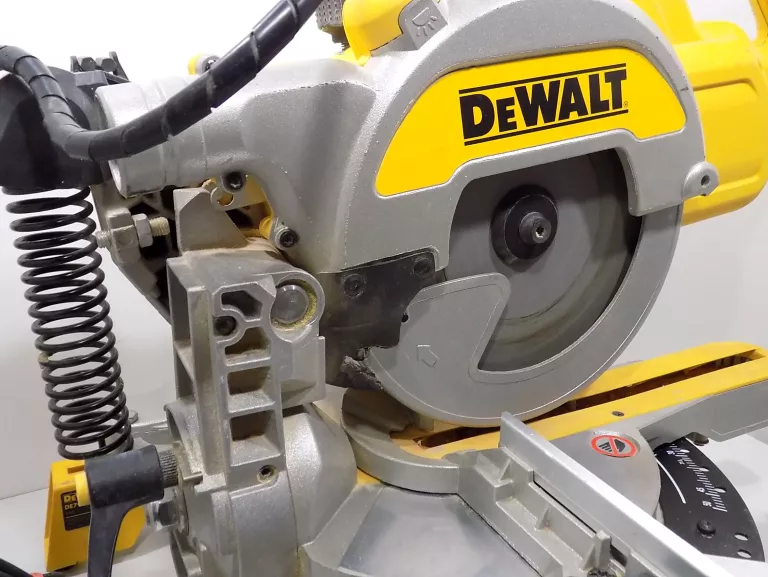 PILARKA UKOSOWA UKOŚNICA DEWALT DWS771 1600W 216MM
