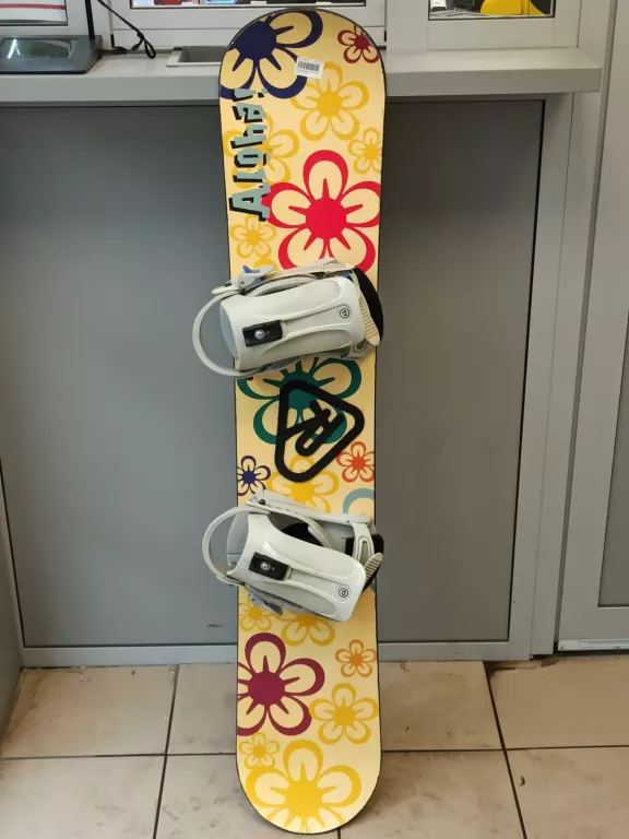 DESKA SNOWBOARDOWA 133 CM