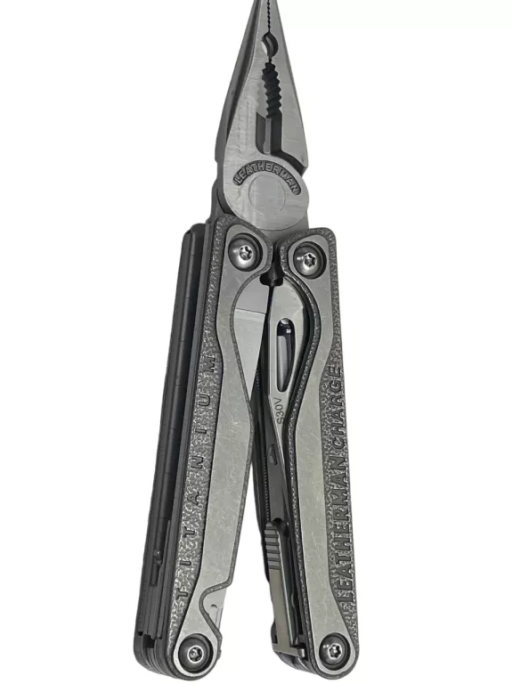 noz-letherman-titanium-model-wave