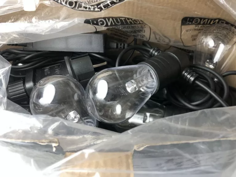 LAMPKI SMART OUTDOOR PARTY LIGHTS 13.5M